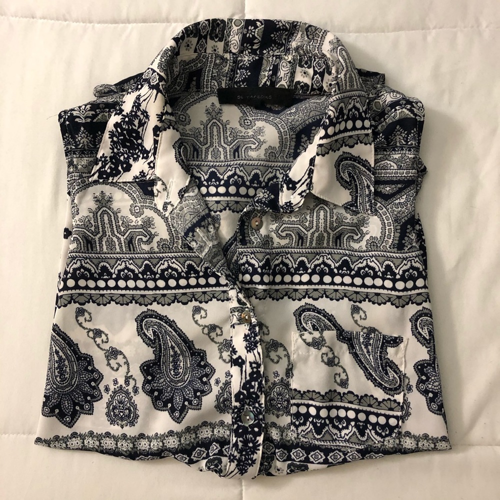 Women’s Olivaceous Button Tie Paisley Print Top
